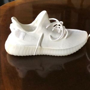 Yeezy Boost 350 V2